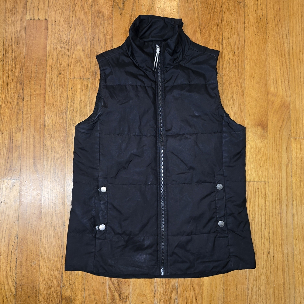 Vuori Women's Sleek Black Vest